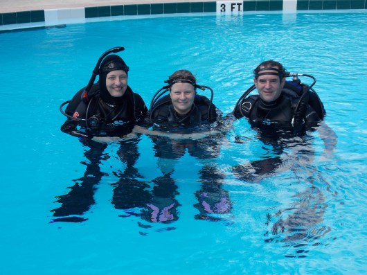 020 H&R-scuba-class-Howard-Nicki-Beverly-2013-09-29