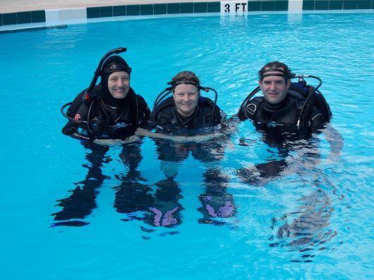 Nicki-Beverly-Howard-H&R-Scuba